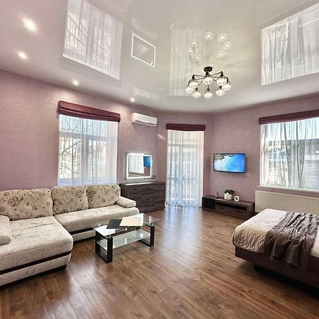 Аpartment З Балконом Жд Вокзал, Центр Apartman Lviv Kültér fotó