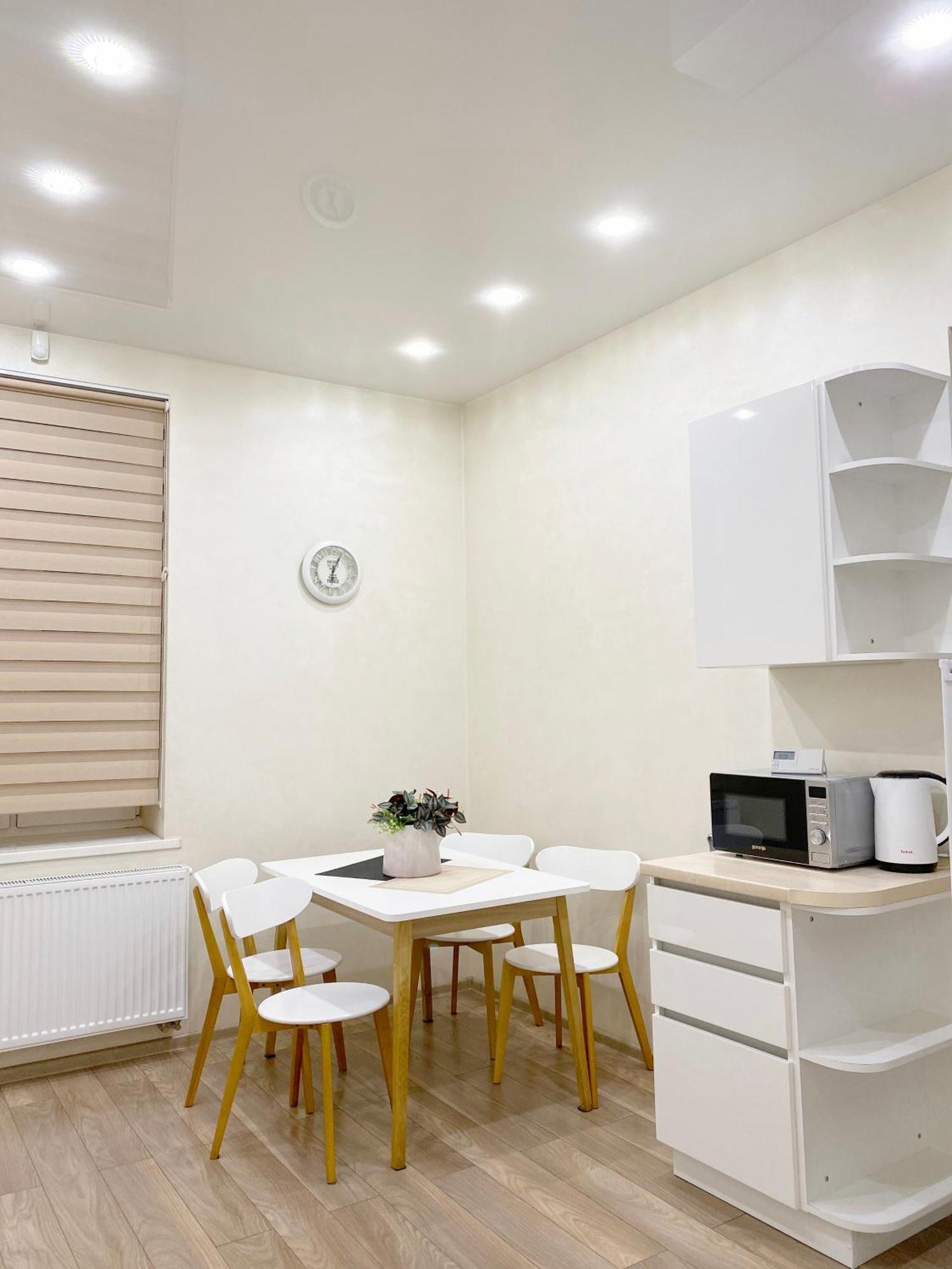 Аpartment З Балконом Жд Вокзал, Центр Apartman Lviv Kültér fotó