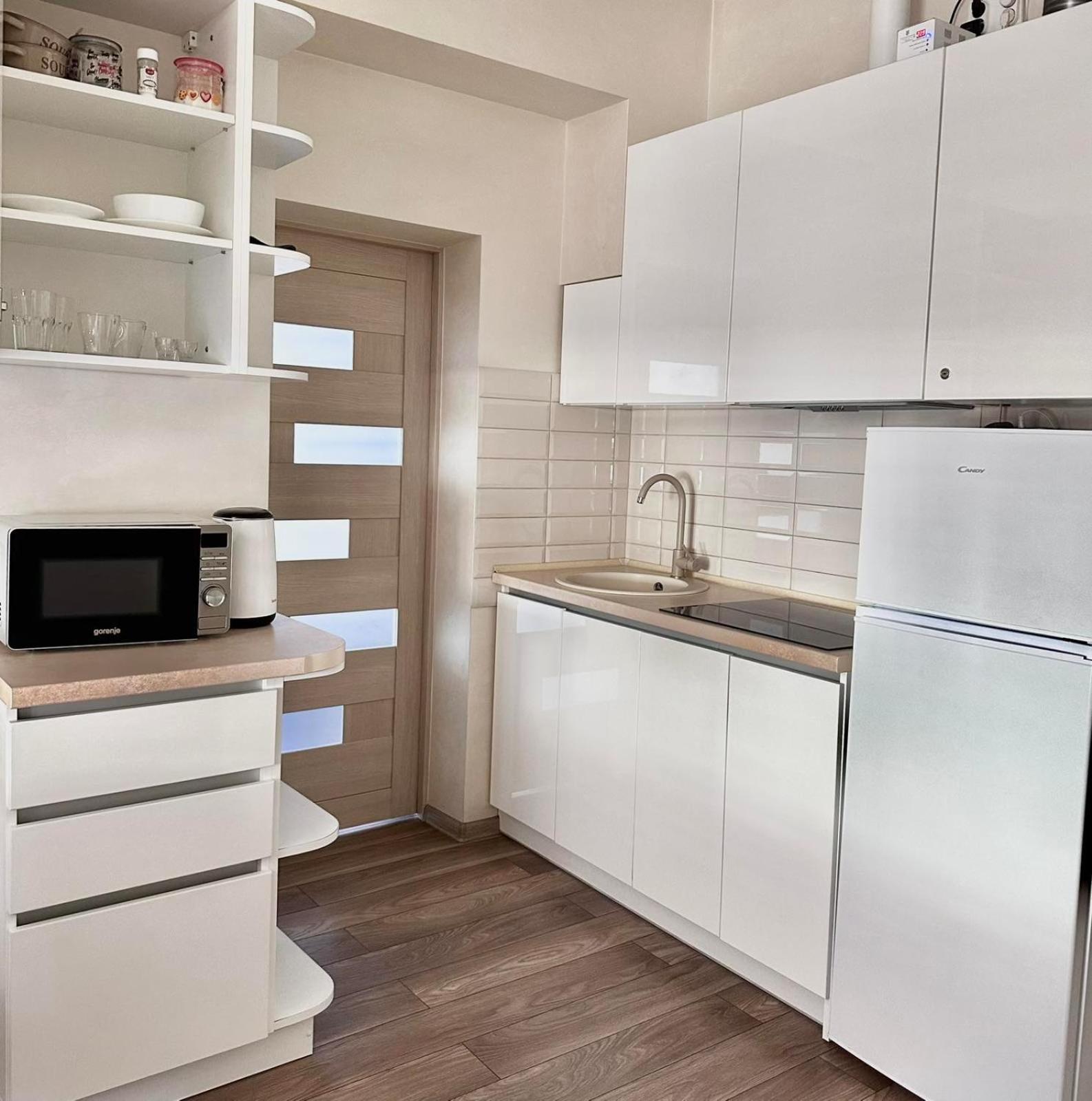 Аpartment З Балконом Жд Вокзал, Центр Apartman Lviv Kültér fotó