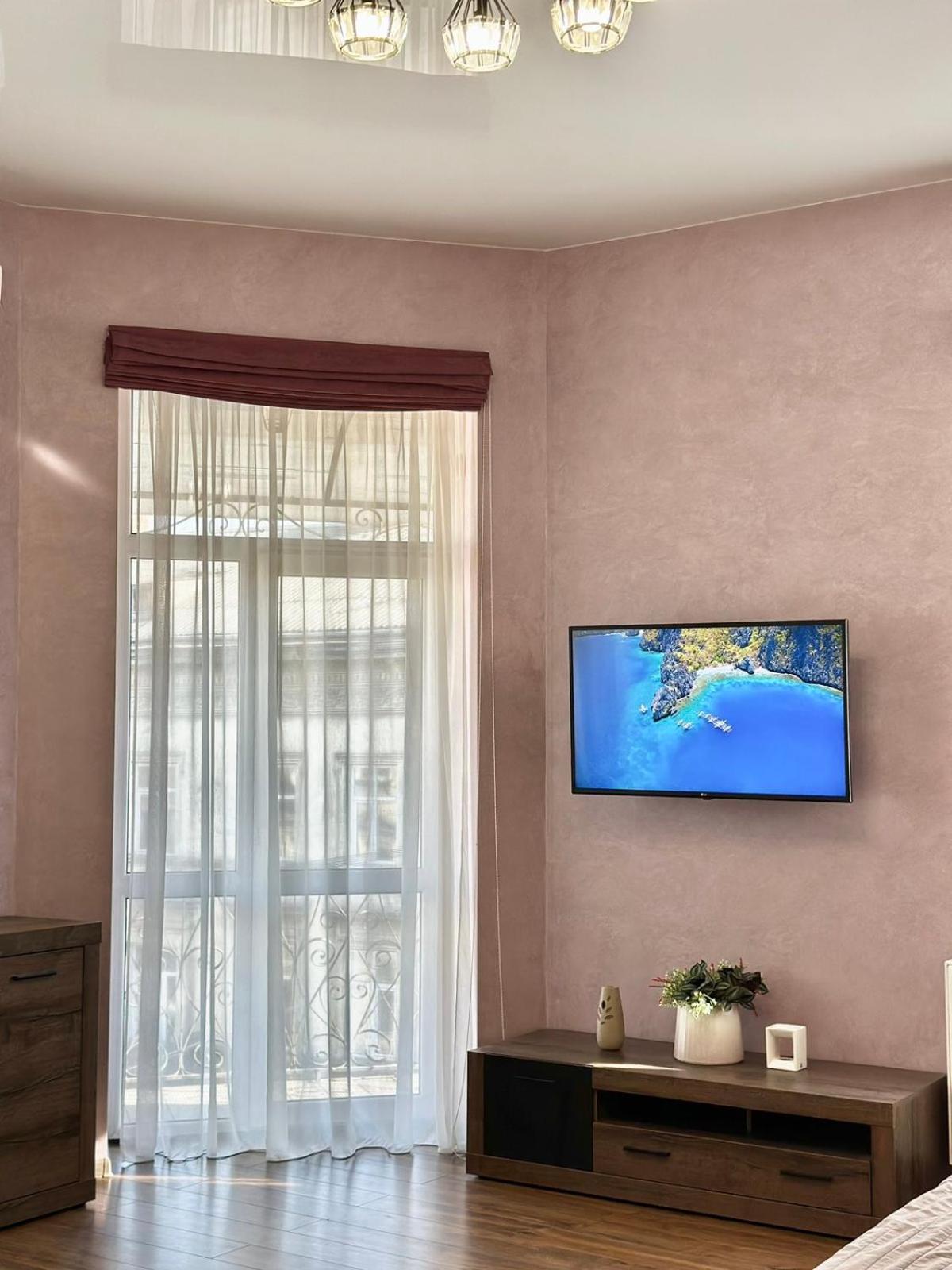 Аpartment З Балконом Жд Вокзал, Центр Apartman Lviv Kültér fotó